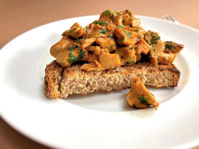 Chanterelles On Toast Recipe Cuisine Fiend